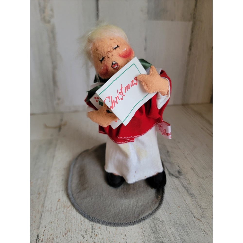 Annalee caroler girl Xmas mobility doll child vintage unique home decor figure